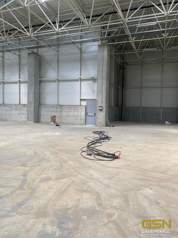 9-DİLOVASI TEPECİK’TE GENİŞ AÇIK ALANLI YENİ DEPO